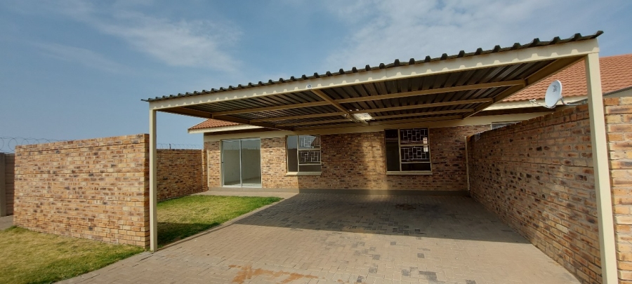 To Let 3 Bedroom Property for Rent in Roodewal Free State